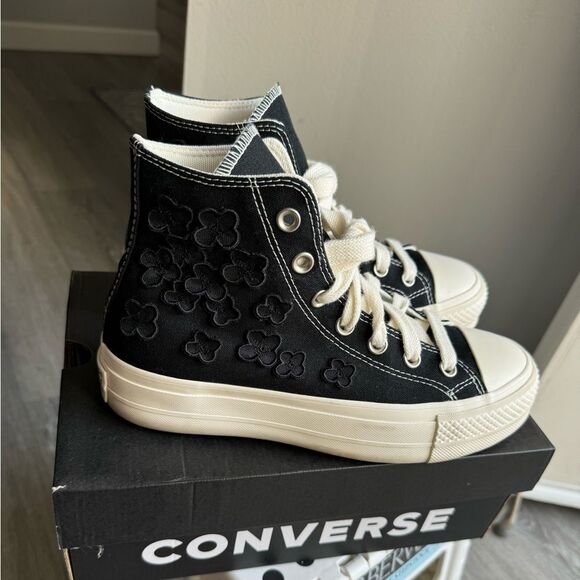 Converse Women Sneaker CTAS 3D Floral Black White Platform High-Top Black size 8 - Picture 2 of 10